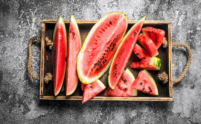 Врач рассказал, сколько можно съесть дыни и арбуза за один раз