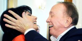 С «Супермоделью СССР - 1989» на подиуме, с Путиным и Медведевым - на КВН: Самые яркие фотографии из жизни Александра Маслякова