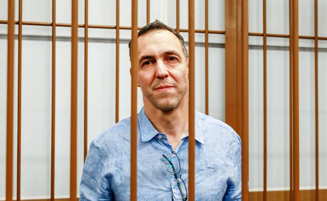 На фото: гражданин Франции Лоран Винатье (признан в РФ иноагентом) в Замоскворецком суде во время рассмотрения по существу уголовного дела.