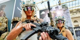 Красивые девушки, автопремьера с кузовом пикап-хардтоп, охотничье и спортивное оружие: В Москве стартовал ORЁLEXPO 2024