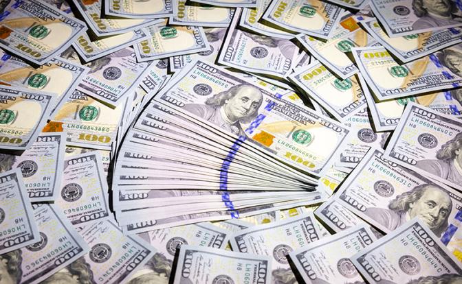 Эксперт сделала прогноз, когда доллар станет дороже 100 рублей