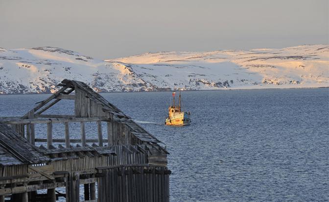Рыболовное судно терпит бедствие в Баренцевом море
