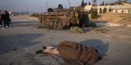 Разгромленный погранпереход, захваченная бронетехника, перебежчики, слезы родственников погибших: Сирия перешла под контроль боевиков