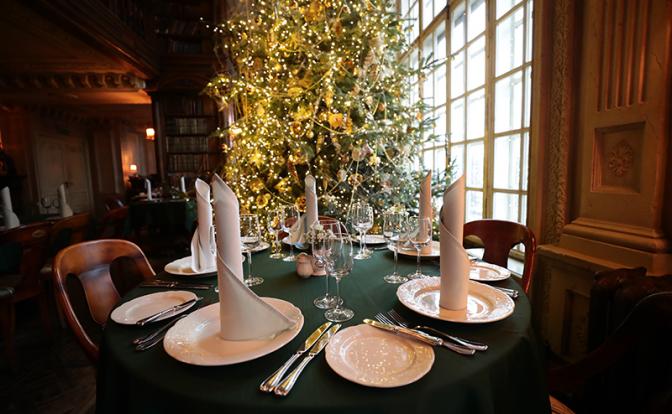 Диетолог рассказала, почему не стоит отказываться от еды 31 декабря