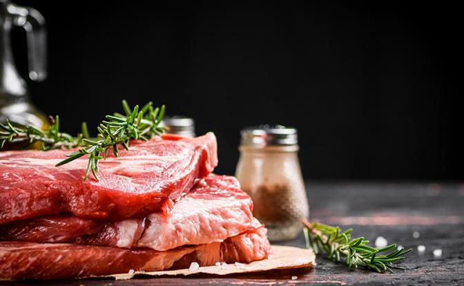 Ученые выяснили, какое мясо ведет к деменции