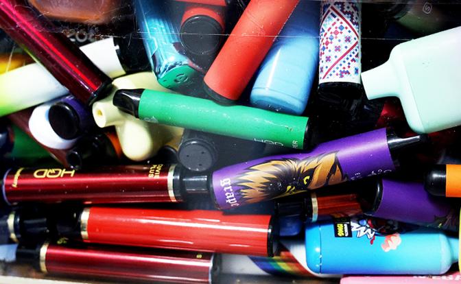 Совфед согласовал кратное увеличение штрафов за продажу вейпов и сигарет детям