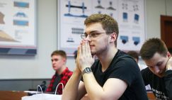 Профессия с дальним прицелом. Почему молодежь рвется в айтишники, когда стране нужны оружейники