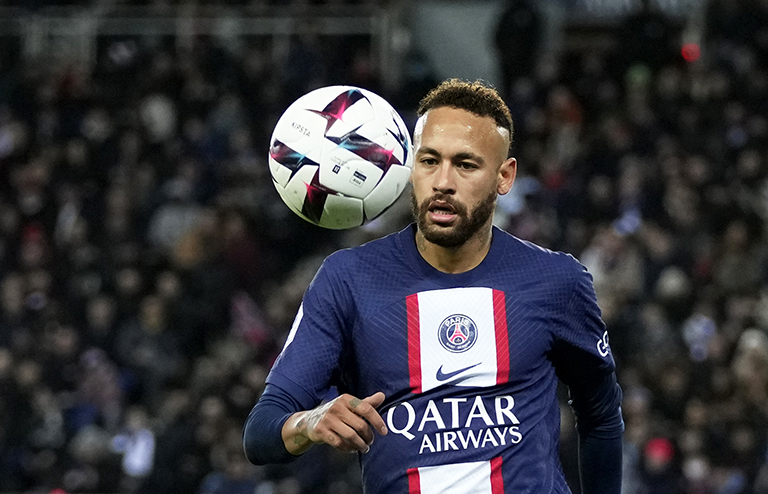 На фото: бразильский футболист, нападающий бразильского клуба &laquo;Сантос&raquo; и национальной сборной Бразилии Неймар