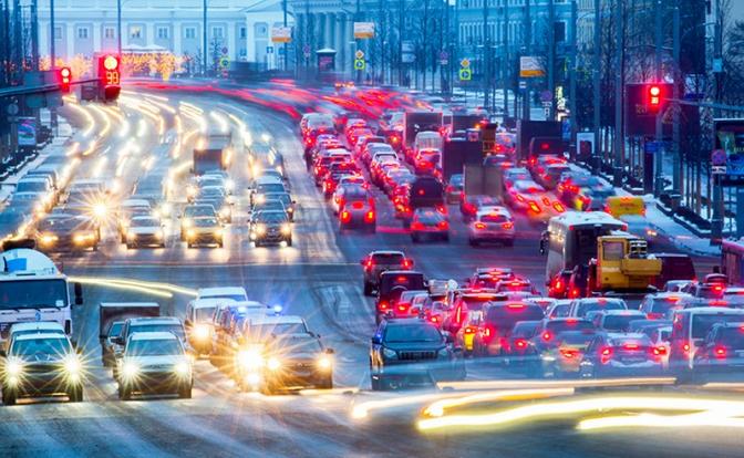 Стали известны зарплаты таксистов в Москве