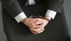 Клюшки, овцы, асфальт, осетрина: Урал креативит в области взяток