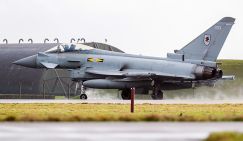 Британские "Тайфуны" хотят показать русским высший пилотаж в небе Украины