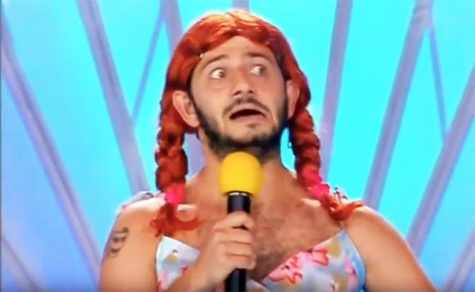 На фото: комик Михаил Галустян играет в КВН в образе Гади Петрович Хреновой