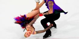 Лучшие фотографии за февраль: Конкурс королевы карнавала, вознаграждение за пойманных комаров, фиаско Зеленского перед Трампом