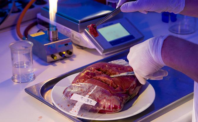 «Мясной клей» заходит в организм не только с мясом, есть другие "точки входа"