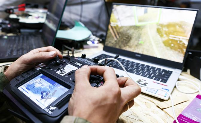 Ждуны с пропеллером: Российское спецподразделение управляет FPV-дронами ВСУ