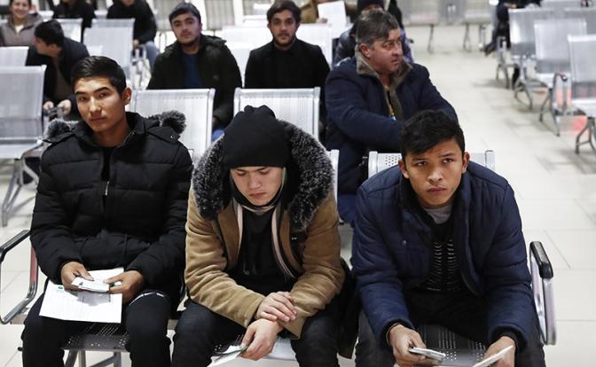 Эффективное взаимодействие с государством: Адвокат о введении Мигрант ID в России