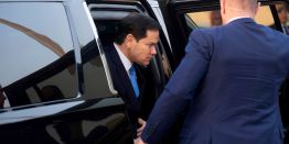 Сибига подарил Рубио икону на ящике, Трамп поставил Зеленского на место: Как в Саудовской Аравии прошли переговоры делегаций Украины и США