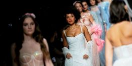 Фотоколлекция. Сексуальные, соблазнительные и эффектные: Открытие недели моды 2025 в Москве