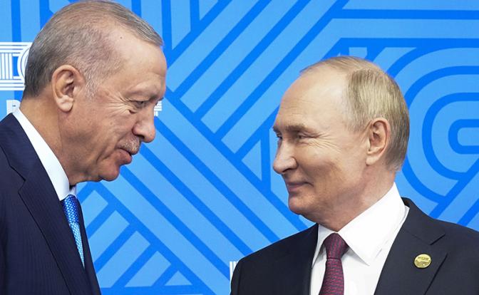 На фото: президент РФ Владимир Путин и президент Турции Реджеп Тайип Эрдоган (справа налево)