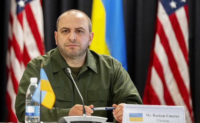 На фото: министр обороны Украины Рустем Умеров