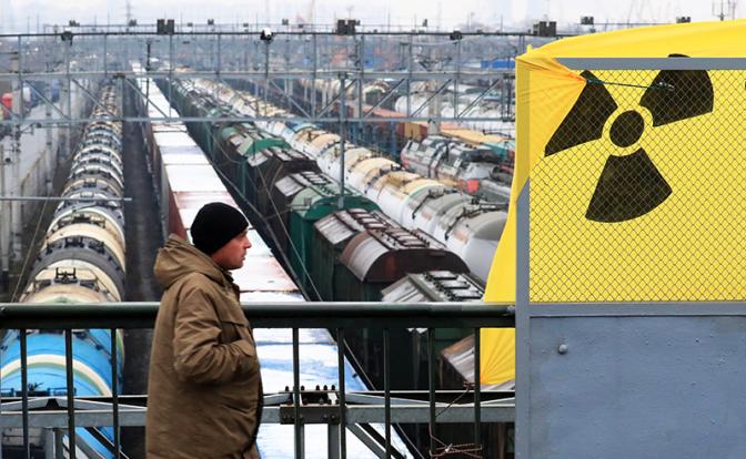 Опасный транзит: Эшелоны с ураном во Францию пойдут от Самары до Питера. Чем рискует Россия?