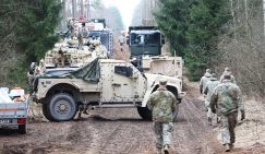 Defence24: Экипаж утонувшей в болоте американской БРЭМ могли похитить русские