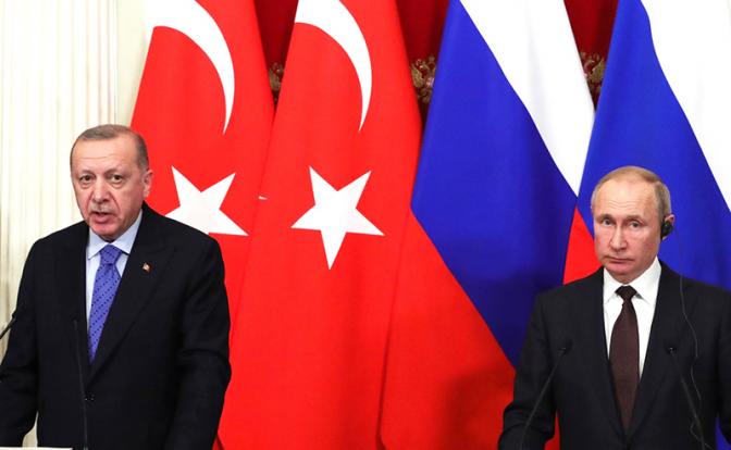 На фото: президент РФ Владимир Путин и президент Турции Реджеп Эрдоган (справа налево)