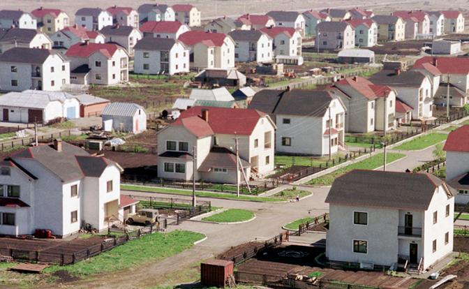На фото: коттеджный поселок в Кемеровской области.
