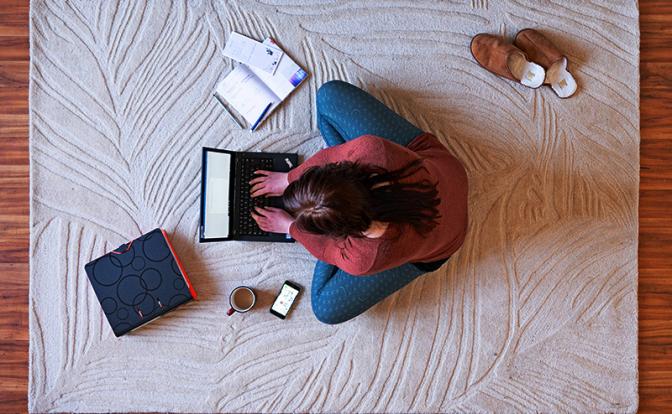 Врач рассказала, как не набрать лишний вес на удалённой работе