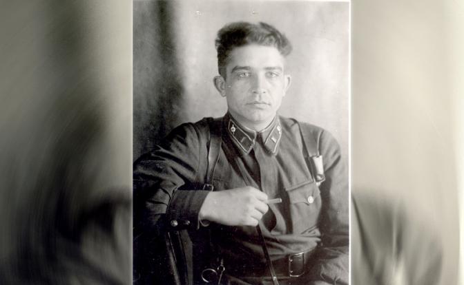 На фото: капитан Иван Банов. Это в его партизанском соединении работали пеленгаторщики.