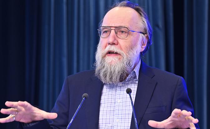 На фото: политолог Александр Дугин