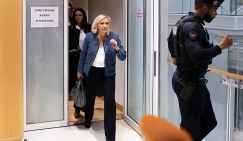 Марин Ле Пен приговорили к четырем годам лишения свободы