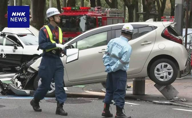 Автомобиль снес толпу людей в Японии