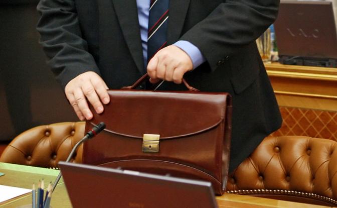 Губернаторов подняли в цене: Для чего главам регионов потребовалось кратно повышать зарплаты?