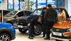 «Ждуны» обвалили продажи: «АвтоВАЗ» мечтает пустить всех «китайцев» под пресс и еще немного "поиграть" с  ценами