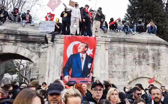 Эрдогану бросили вызов. Каким будет ответ?