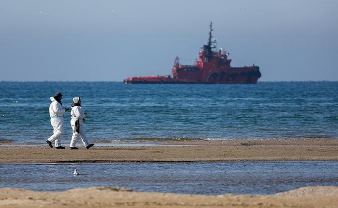 Мазутно-курортный сезон: Грязные последствия аварии танкеров проведут лето в Анапе