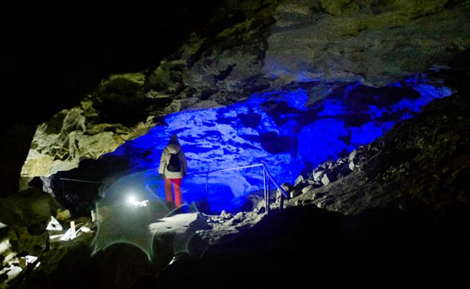 На фото:  в Кунгурской ледяной пещере, Пермский край.