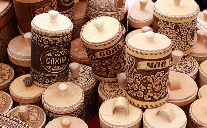 Диетолог сравнил с алкоголизмом зависимость от соли и сахара у «пищеголиков»