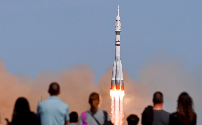 На фото: старт ракеты-носителя "Союз-2.1а" с кораблем "Союз МС-27" с космодрома Байконур.