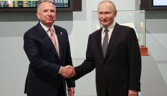 Интриги вокруг переговоров: Уиткофф, встречаясь с Путиным, знал, что в Вашингтоне на него точат ножи