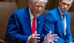 Трамп в ярости, он ищет козлов отпущения из-за провалов в торговой войне. Двух, похоже, нашел