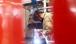 Москва борется с дефицитом рабочих рук: «Серп и молот» и «ЗиЛ» в работниках уже не нуждаются