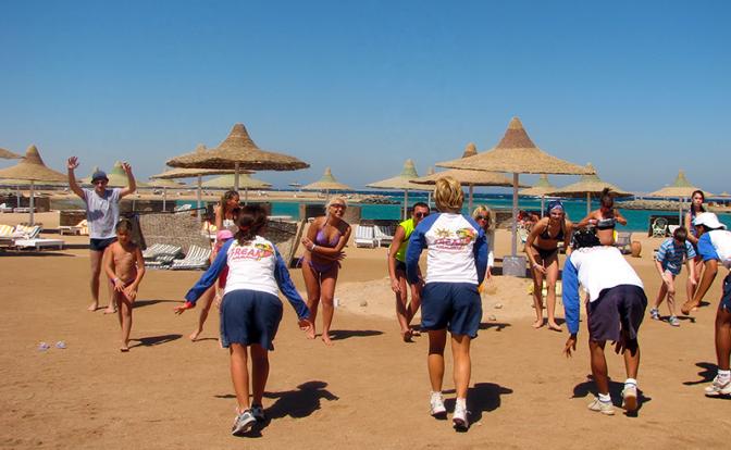 На фото: туристы во время отдыха в Египте.