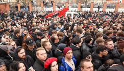 «Хороший добрый человек, наркоман просто»: кто и зачем посмертно делает идола из Паши Техника