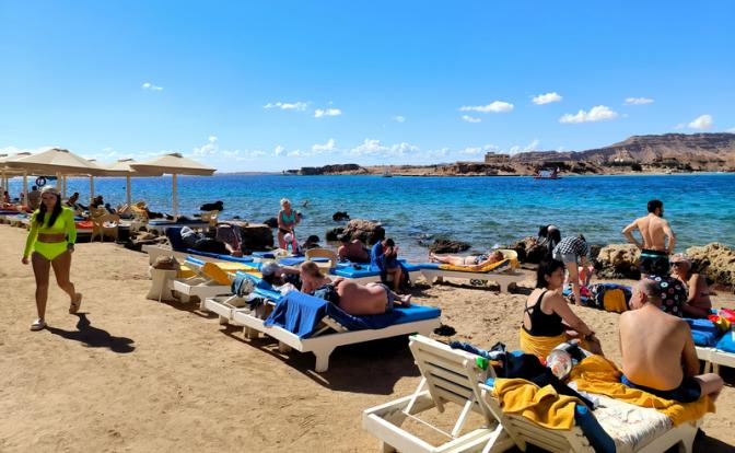 Сотни россиян экстренно переселили из отеля в Хургаде