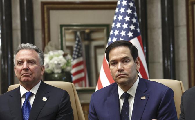 На фото: специальный посланник президента США по Ближнему Востоку Стив Уиткофф, Госсекретарь США Марко Рубио (в центре)