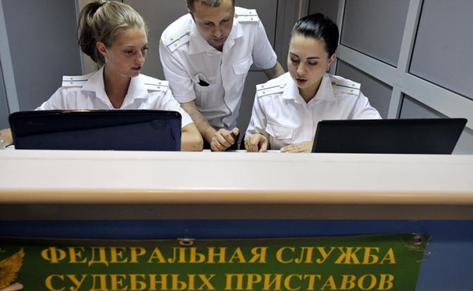 Число должников с запретом на выезд из России выросло на треть