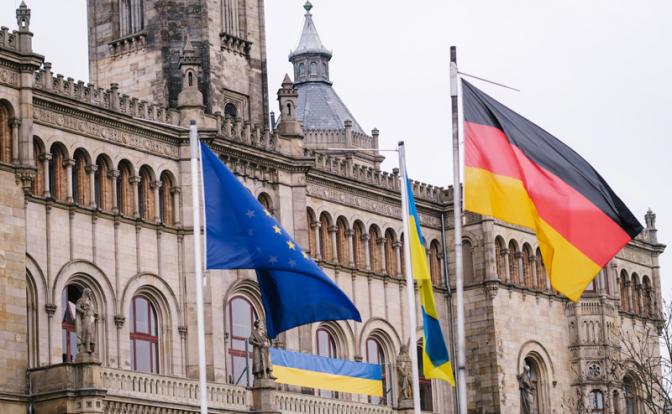 В ФРГ сообщили о будущем Украины: «Бросят в кастрюлю»