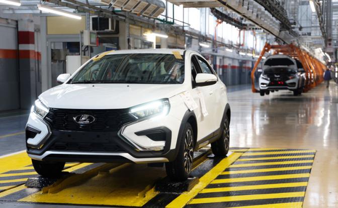 «АвтоВАЗ» решено поддержать по-семейному. Он ждет от правительства 36 миллиардов рублей